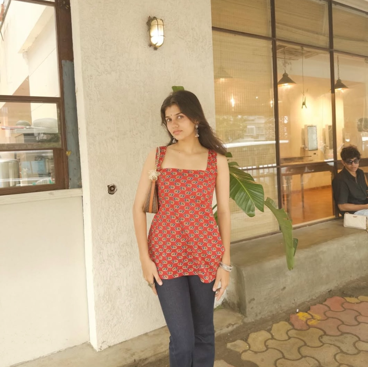 SARA - Sando Top