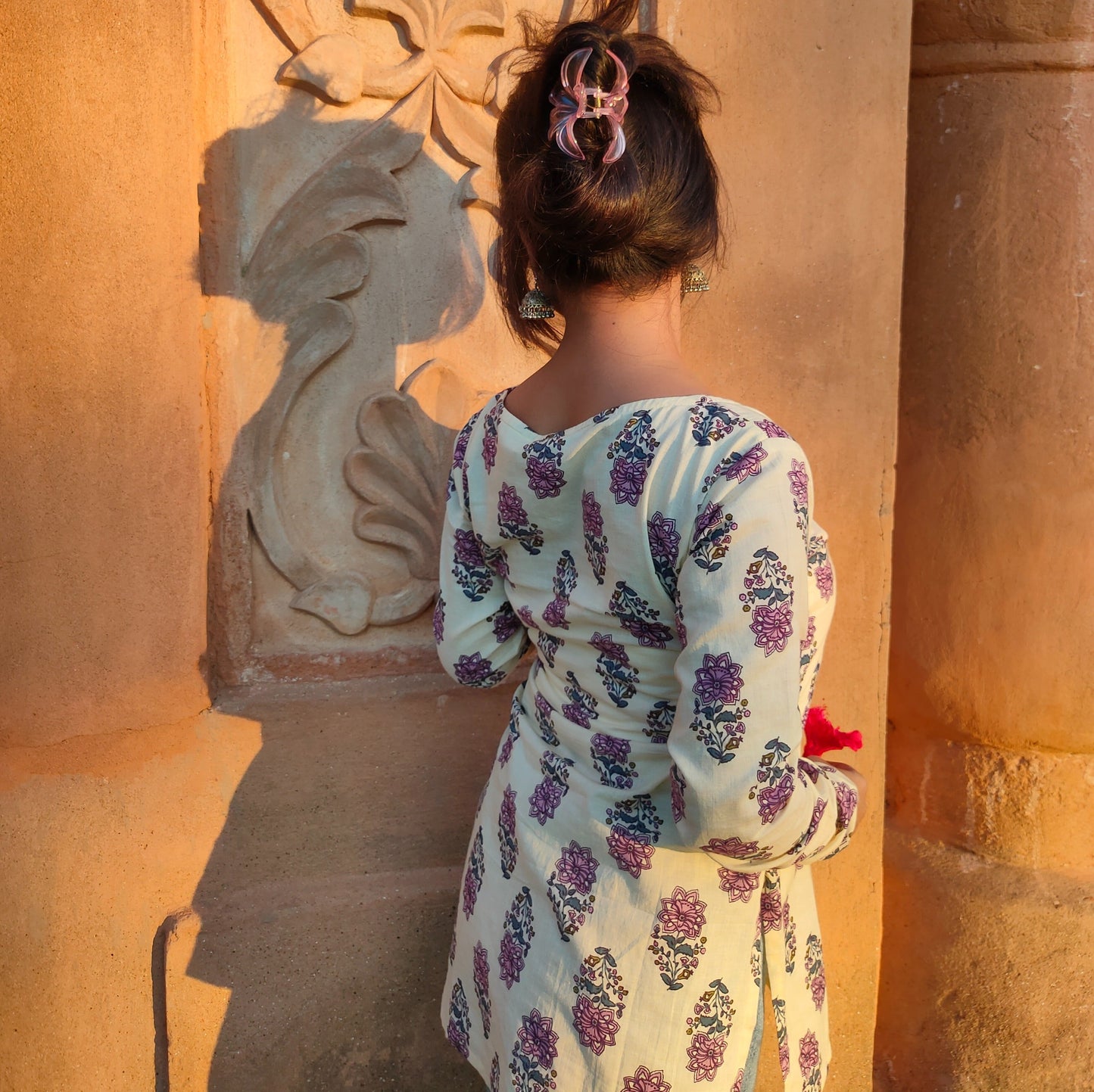 SIA - Sweetheart Neck