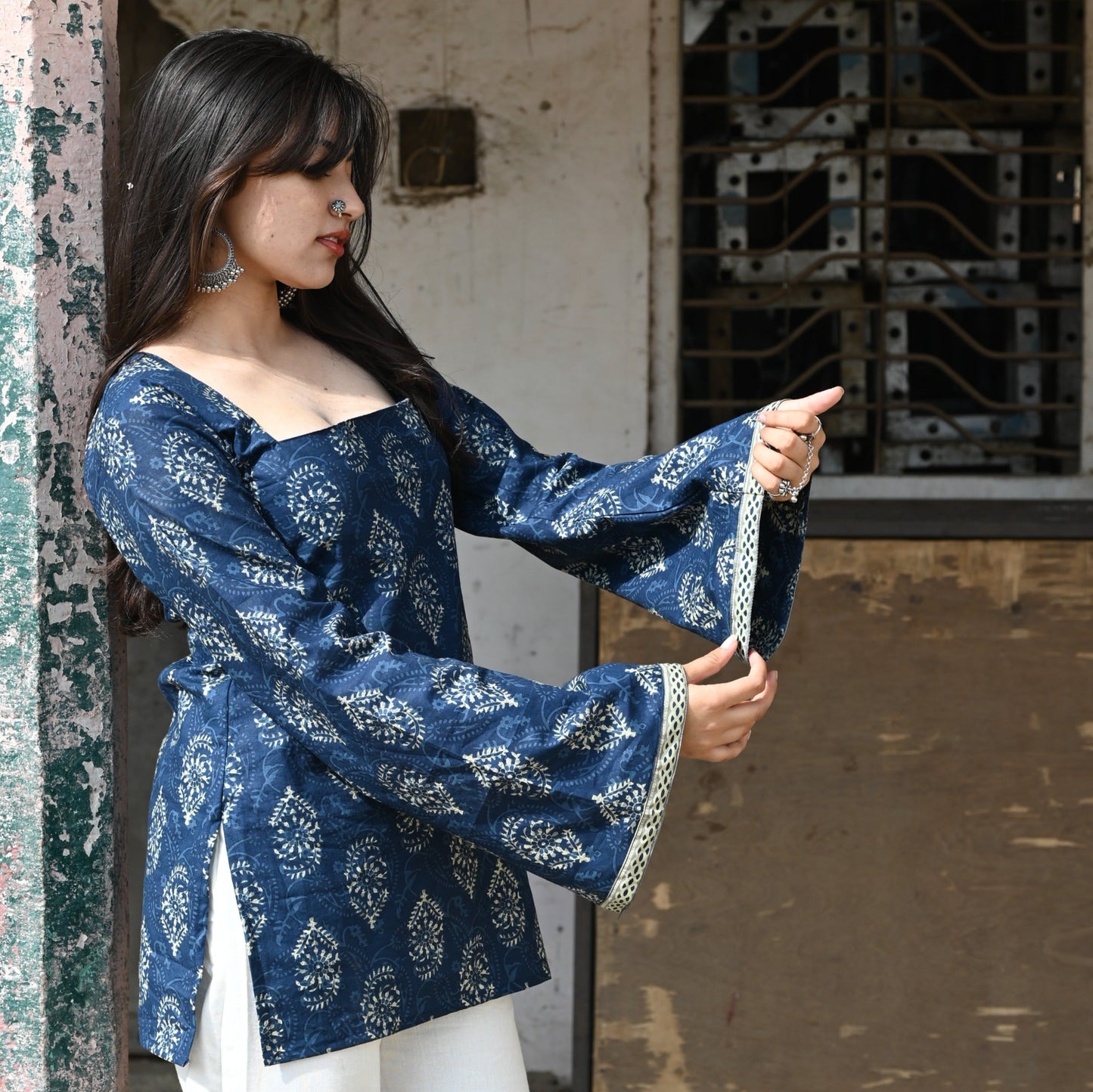 ALINA - Inward Square Neck Kurti